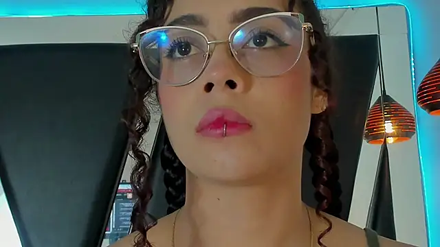 Snapshot of antonelllepiercee chatting on 18, 1, 2025 antonelllepiercee online show from 18, 1, 2025