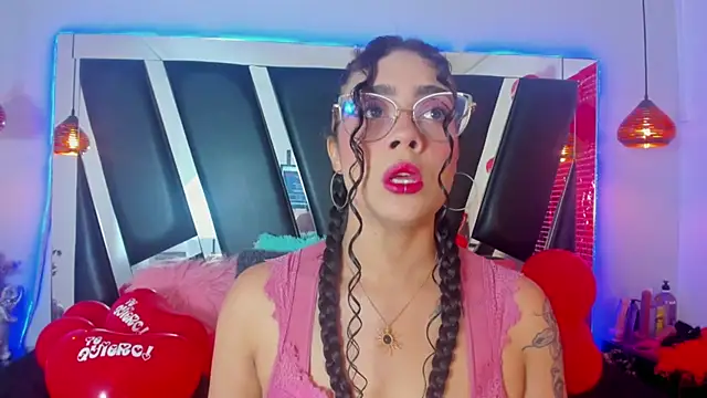 Snapshot of antonelllepiercee chatting on 15, 2, 2025 antonelllepiercee online show from 15, 2, 2025
