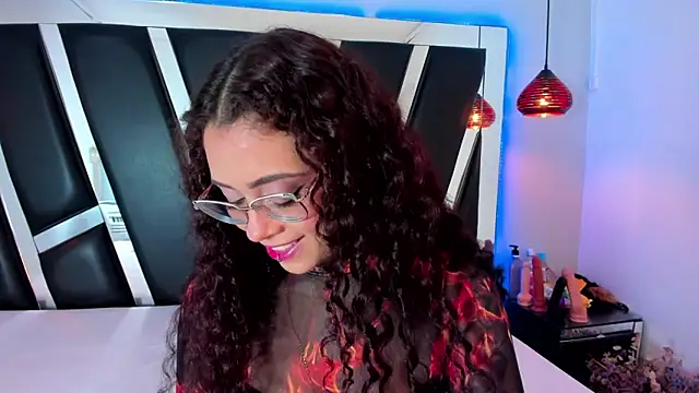 Snapshot of antonelllepiercee chatting on 14, 3, 2025 antonelllepiercee online show from 14, 3, 2025