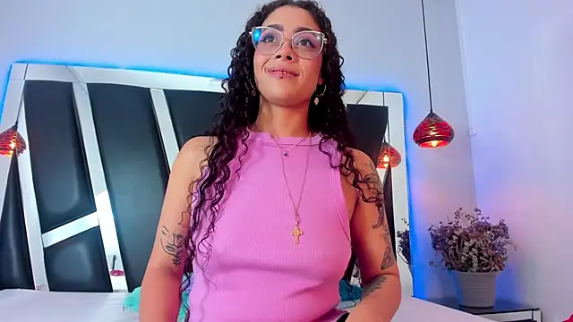 Snapshot of antonelllepiercee chatting on 16, 3, 2025 antonelllepiercee online show from 16, 3, 2025
