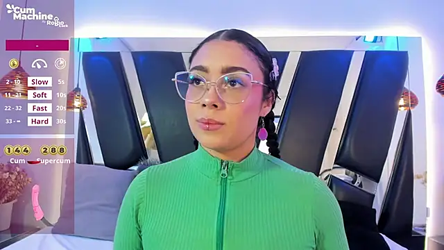 Snapshot of antonelllepiercee chatting on 4, 11, 2025 antonelllepiercee online show from 4, 11, 2025