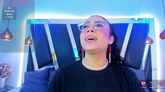 Snapshot of antonelllepiercee chatting on 6, 11, 2025 antonelllepiercee online show from 6, 11, 2025