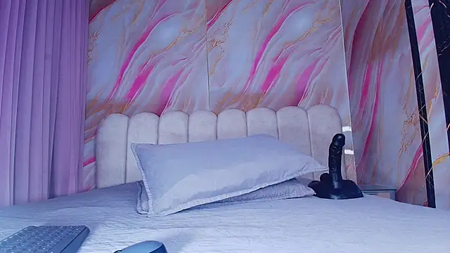 mia stanfort online show from 6, 4, 2026