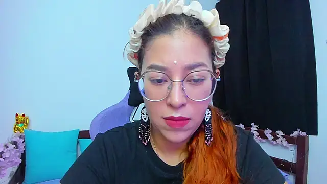 Snapshot of _Moon_Johnson chatting on 12, 11, 2025 Moon Johnson online show from 12, 11, 2025