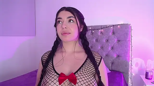 Snapshot of _kimtorres__ chatting on 12, 1, 2025  kimtorres   online show from 12, 1, 2025