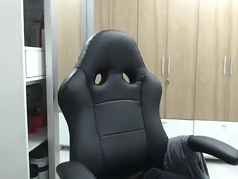 RoxanaLove9 online show from 7, 1, 2025