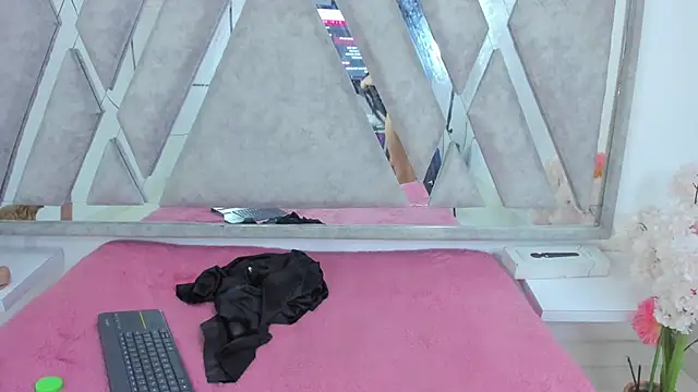 Annie9  online show from 22, 1, 2025