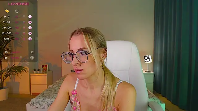 Fay Dunaway online show from 9, 2, 2025