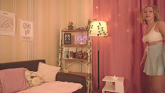 Snapshot of ms_evasweet chatting on 12, 6, 2026 ms evasweet online show from 12, 6, 2026