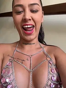 paisitahot1975 online show from 19, 2, 2025