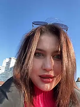 KikiWatson online show from 25, 1, 2025