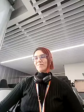 your red rose  online show from 28, 1, 2025