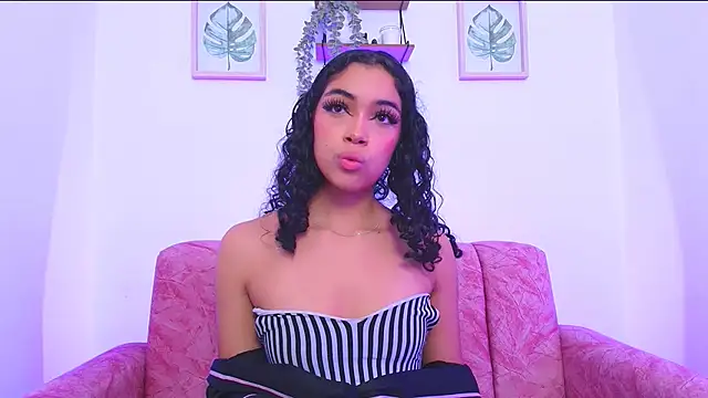 Snapshot of Sara_Jhonson chatting on 21, 12, 2024 Sara Jhonson online show from 21, 12, 2024