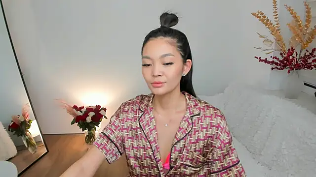 Peopleneedlove144 online show from 4, 2, 2025