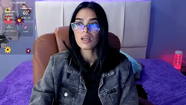 AlessiaVal  online show from 13, 9, 2025