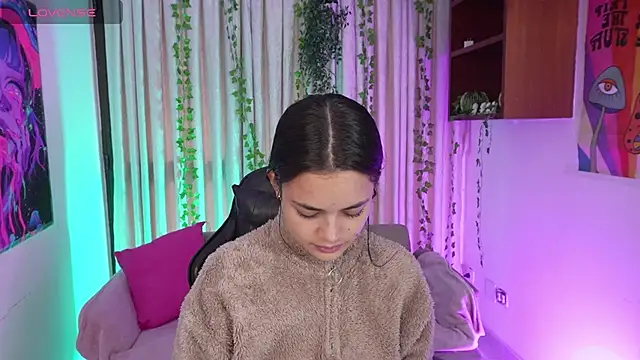 HannaRhodes online show from 2, 2, 2026