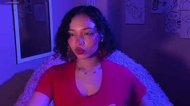 Snapshot of MadelineBenet chatting on 17, 3, 2025 MadelineBenet online show from 17, 3, 2025