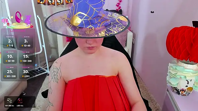 Snapshot of DreamyLuna chatting on 17, 10, 2025 DreamyLuna online show from 17, 10, 2025