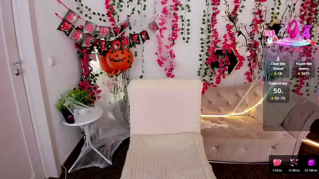 Snapshot of DreamyLuna chatting on 21, 10, 2025 DreamyLuna online show from 21, 10, 2025