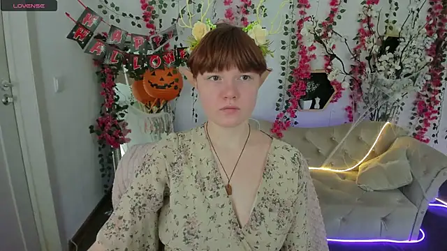 Snapshot of DreamyLuna chatting on 2, 11, 2025 DreamyLuna online show from 2, 11, 2025