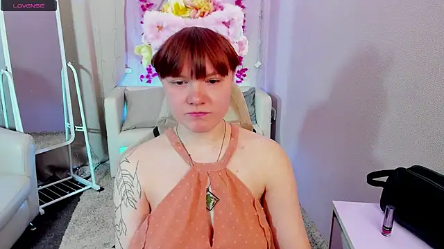 Snapshot of DreamyLuna chatting on 7, 11, 2025 DreamyLuna online show from 7, 11, 2025