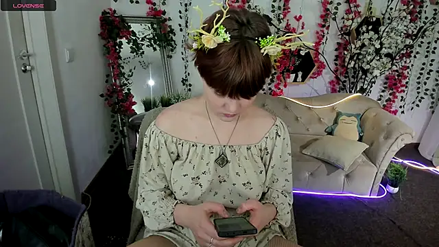 Snapshot of DreamyLuna chatting on 8, 11, 2025 DreamyLuna online show from 8, 11, 2025