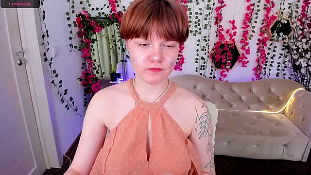 Snapshot of DreamyLuna chatting on 29, 11, 2025 DreamyLuna online show from 29, 11, 2025