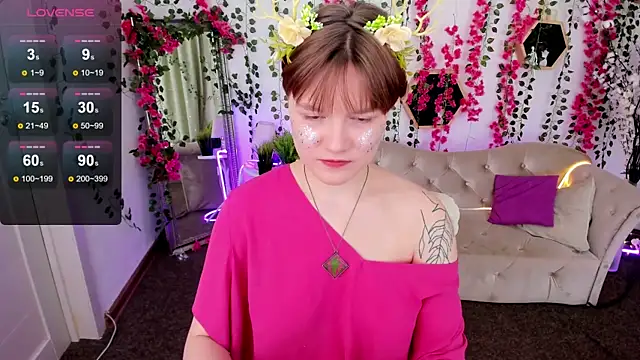 Snapshot of DreamyLuna chatting on 2, 12, 2025 DreamyLuna online show from 2, 12, 2025