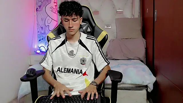 johnny cagee online show from 17, 10, 2025