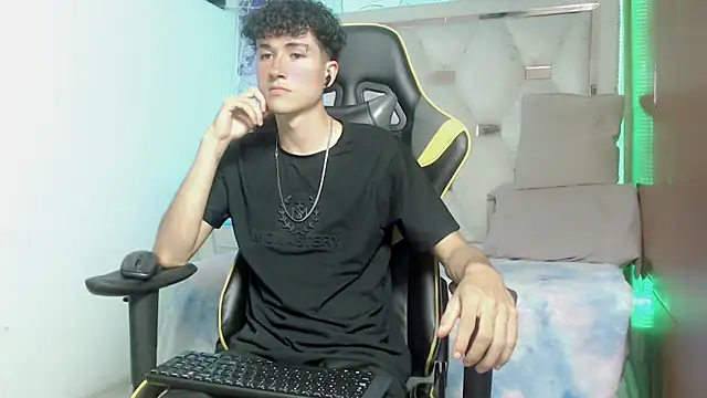 johnny cagee online show from 8, 11, 2025