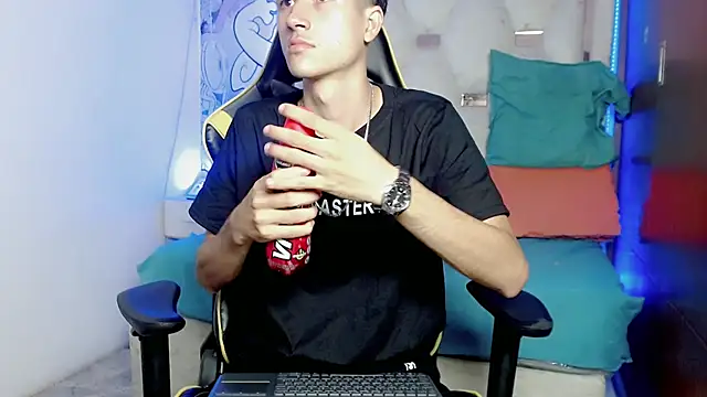 johnny cagee online show from 5, 12, 2025