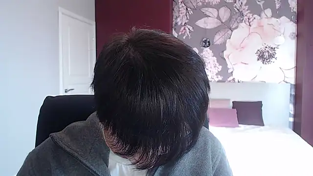 EmiliaYours online show from 17, 12, 2024