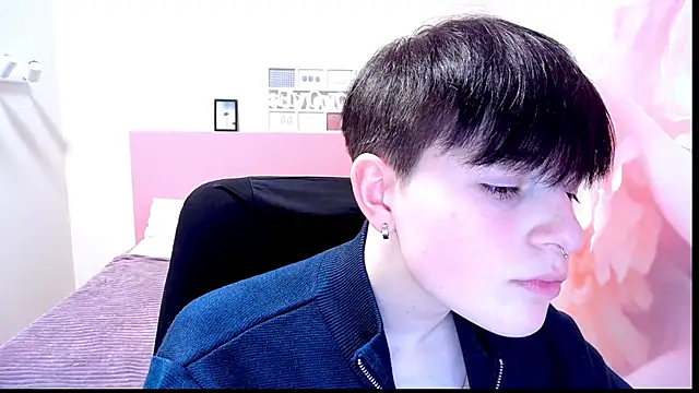 EmiliaYours online show from 28, 12, 2024