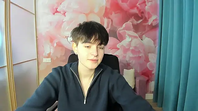 EmiliaYours online show from 3, 1, 2025