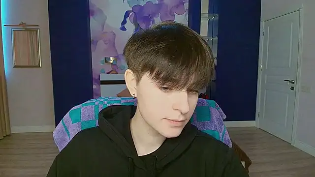 EmiliaYours online show from 13, 1, 2025