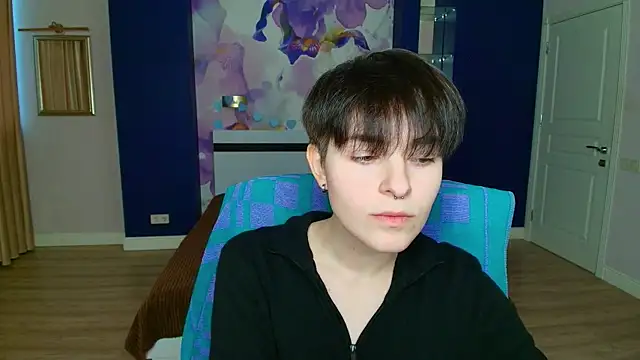 EmiliaYours online show from 28, 1, 2025