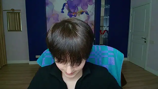 EmiliaYours online show from 1, 2, 2025