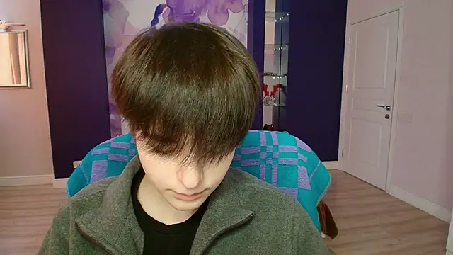 EmiliaYours online show from 3, 2, 2025