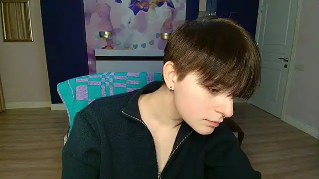 EmiliaYours online show from 10, 2, 2025