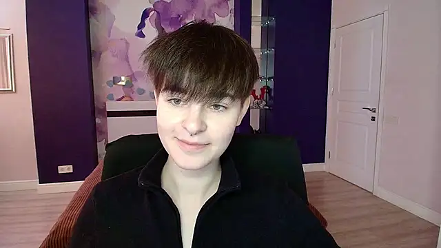 EmiliaYours online show from 9, 3, 2025