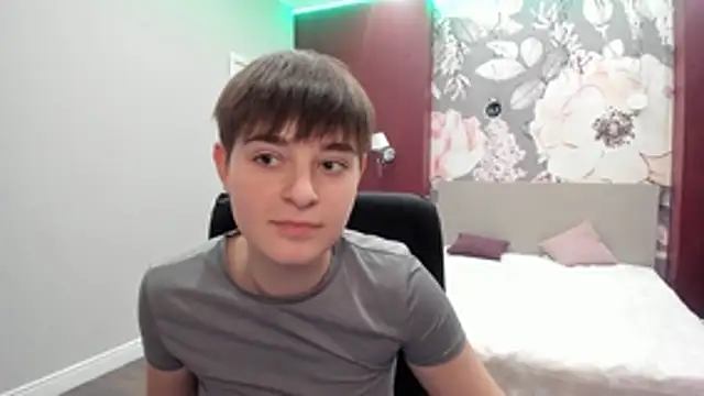 EmiliaYours online show from 14, 11, 2025