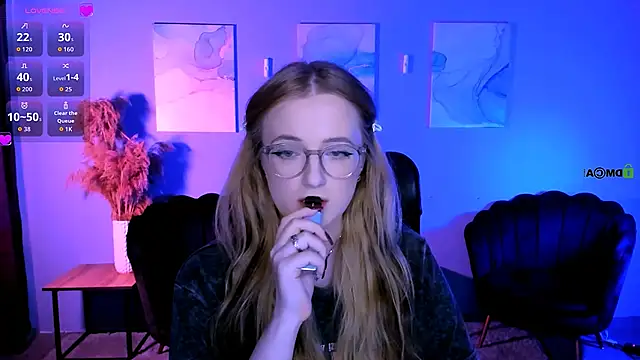 luna berryy online show from 6, 3, 2026