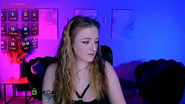 luna berryy online show from 7, 4, 2026