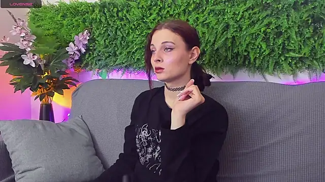 AprilAvery online show from 18, 3, 2025