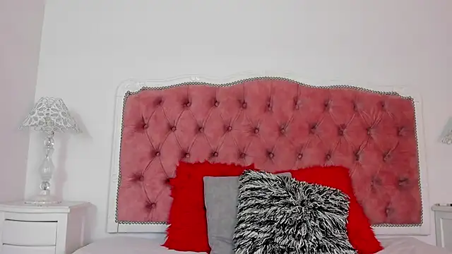 amberlitle online show from 15, 9, 2025