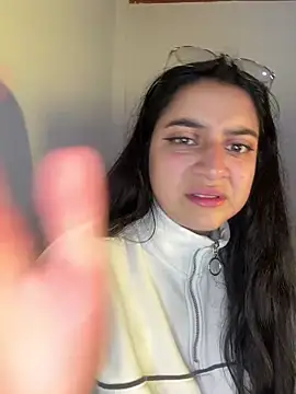 Snapshot of Cassie-millers chatting on 5, 12, 2024 Cassie-millers online show from 5, 12, 2024