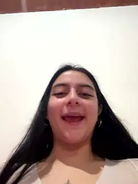 Snapshot of Cassie-millers chatting on 12, 3, 2025 Cassie-millers online show from 12, 3, 2025