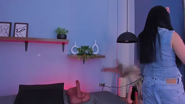 Snapshot of maddy_walker chatting on 8, 11, 2025 maddy walker online show from 8, 11, 2025