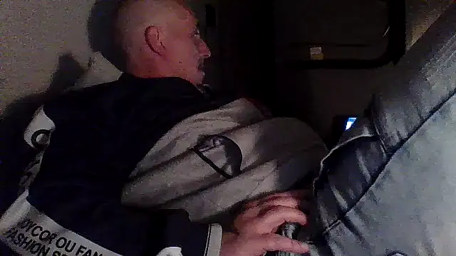 Snapshot of CandiedPompano chatting on 22, 10, 2025 CandiedPompano online show from 22, 10, 2025