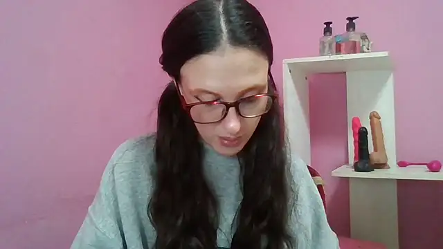 LolaBoobs online show from 2, 2, 2026